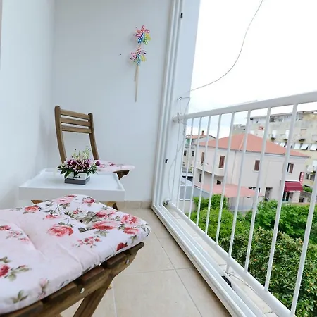 Deluxe Rocky I With Balcony View Of The Garden Apartment Zadar