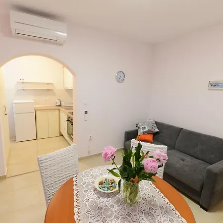 Rocky I Apartment