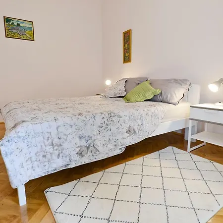 Rocky I * Zára