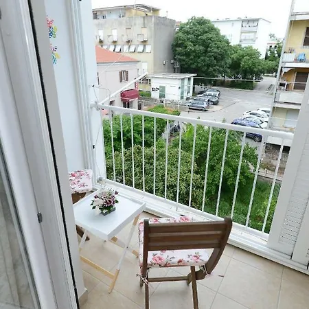 Deluxe Rocky I With Balcony View Of The Garden Apartment *